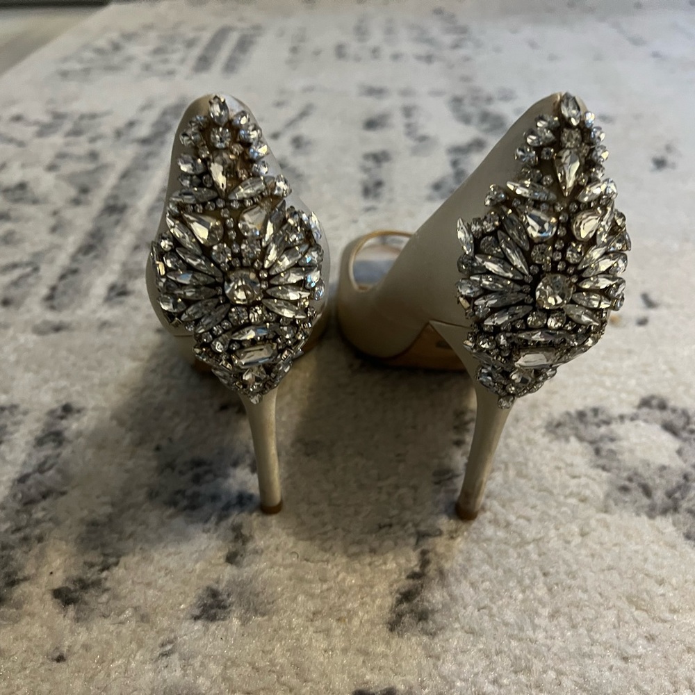 Badgley, Mishka ivory, nude jeweled peep toe satin heels, size 9
